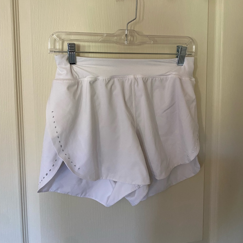 Lululemon Find your space Shorts- White